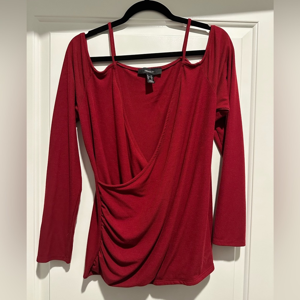 Red off the shouldering sleeve shirt